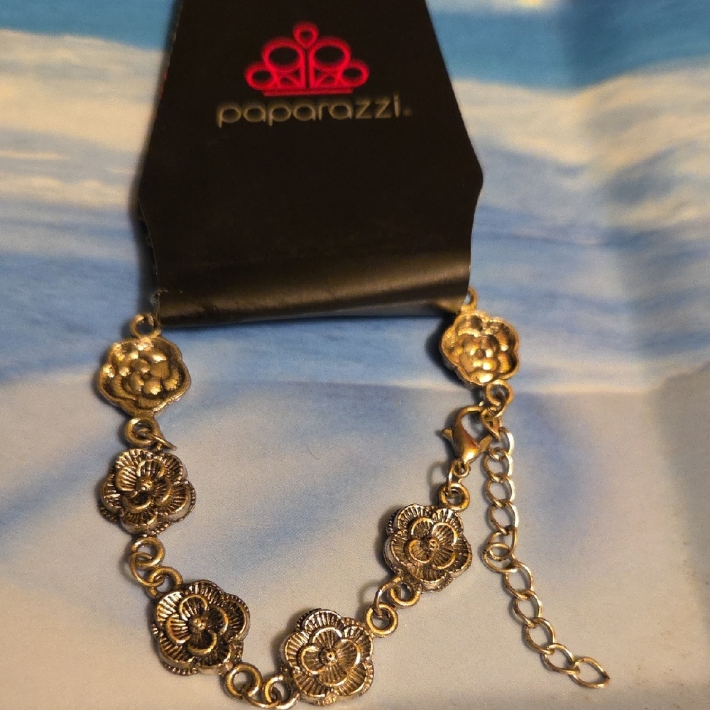 Paparazzi Gold Floral Bracelet